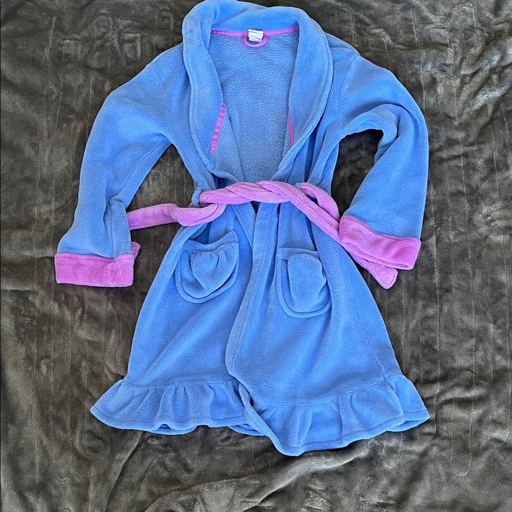 Robe by Circo size L (10/12) Excellent condition. Gently used